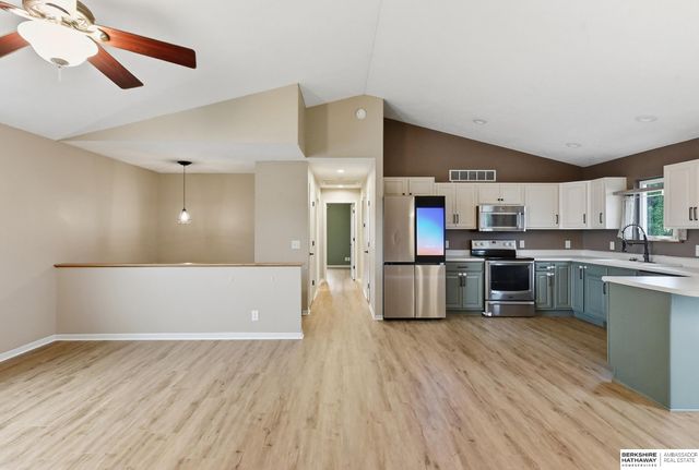 1733 NW Flader Court, Lincoln, NE 68528
