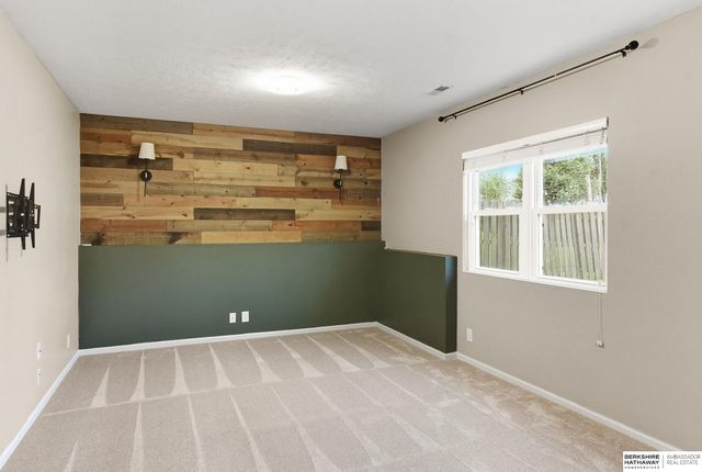 1733 NW Flader Court, Lincoln, NE 68528
