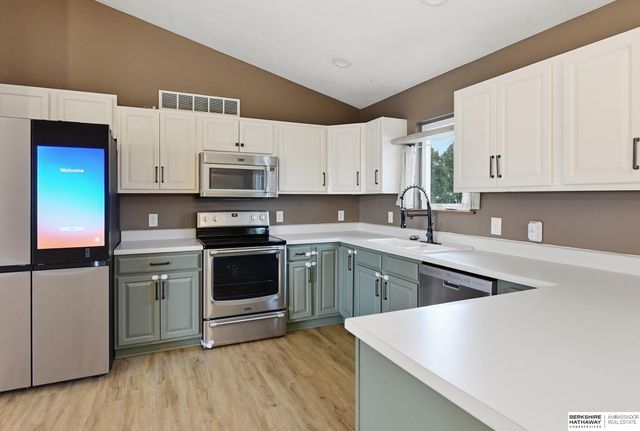 1733 NW Flader Court, Lincoln, NE 68528