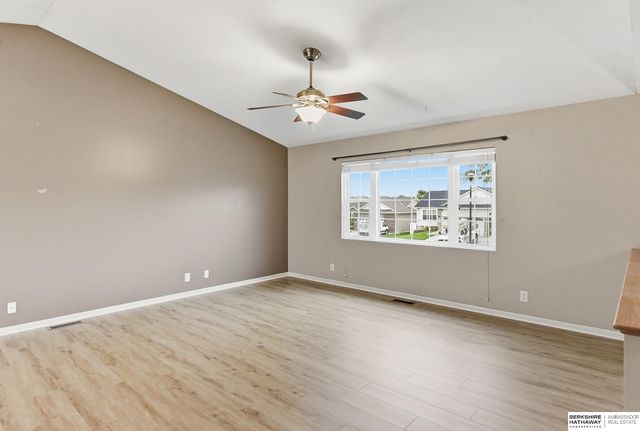 1733 NW Flader Court, Lincoln, NE 68528