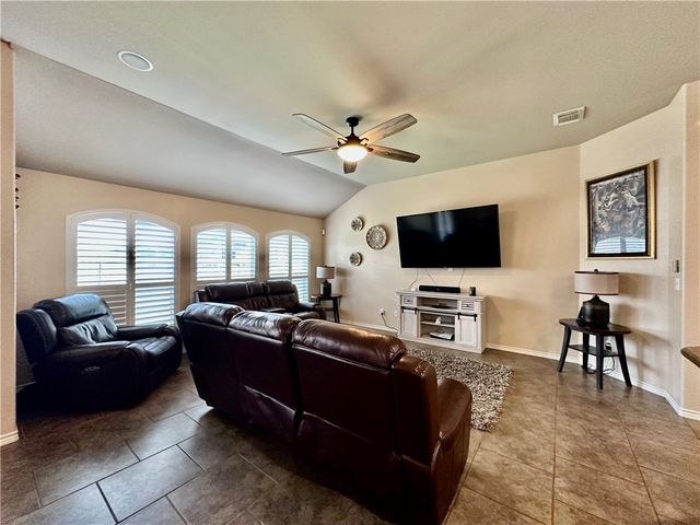 7534 Cannes, Corpus Christi, TX 78414