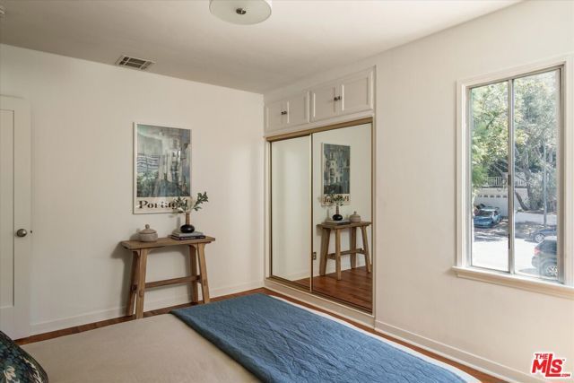 2429 E Glenoaks Boulevard, Glendale, CA 91206