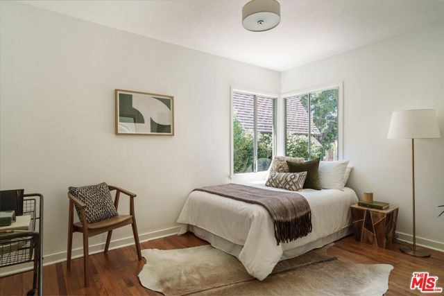 2429 E Glenoaks Boulevard, Glendale, CA 91206