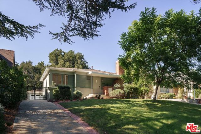 2429 E Glenoaks Boulevard, Glendale, CA 91206