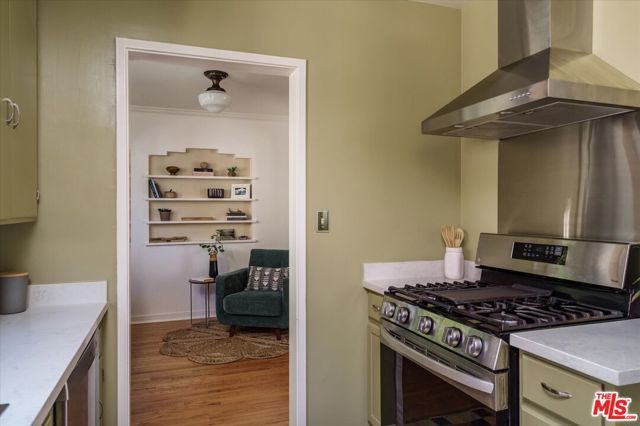 2429 E Glenoaks Boulevard, Glendale, CA 91206