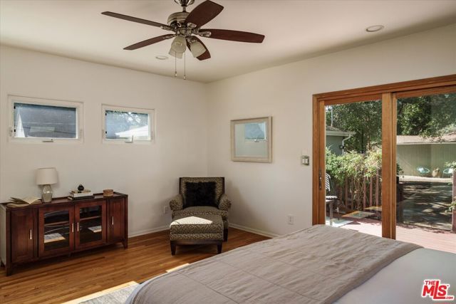 2429 E Glenoaks Boulevard, Glendale, CA 91206