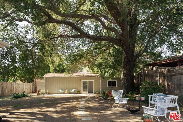2429 E Glenoaks Boulevard, Glendale, CA 91206