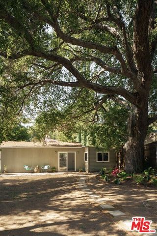 2429 E Glenoaks Boulevard, Glendale, CA 91206
