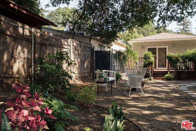 2429 E Glenoaks Boulevard, Glendale, CA 91206
