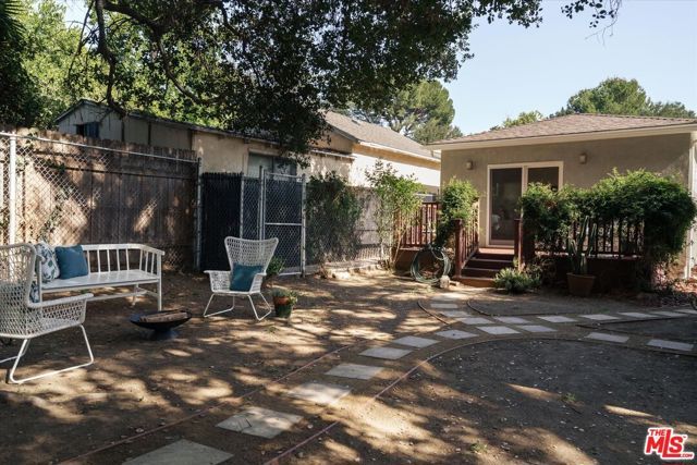 2429 E Glenoaks Boulevard, Glendale, CA 91206
