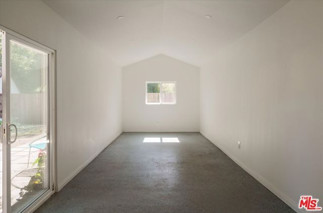 2429 E Glenoaks Boulevard, Glendale, CA 91206