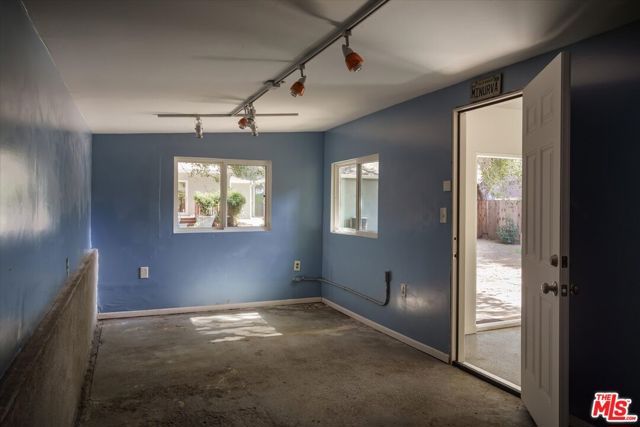2429 E Glenoaks Boulevard, Glendale, CA 91206