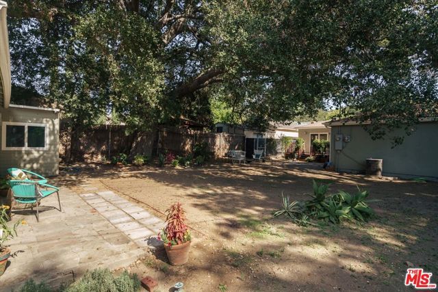 2429 E Glenoaks Boulevard, Glendale, CA 91206