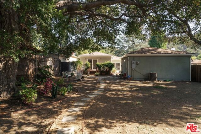 2429 E Glenoaks Boulevard, Glendale, CA 91206