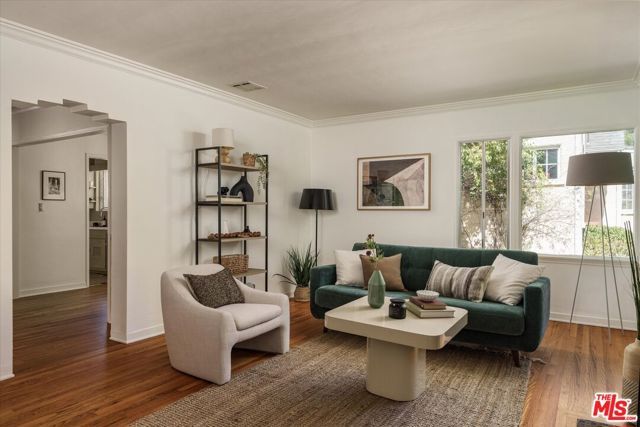 2429 E Glenoaks Boulevard, Glendale, CA 91206