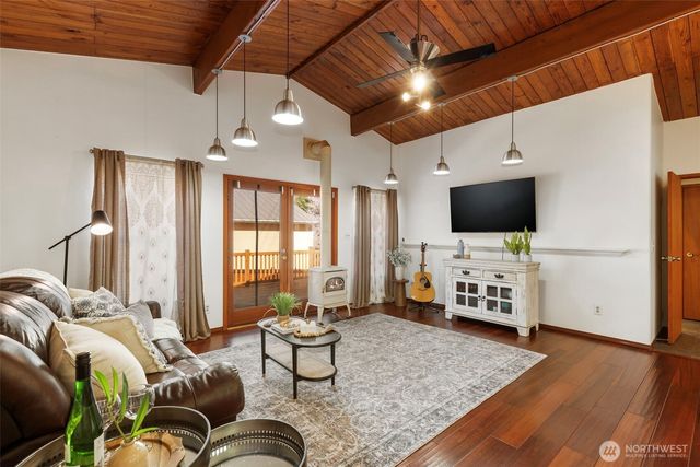 1961 E Mason Lake Drive E, Grapeview, WA 98546