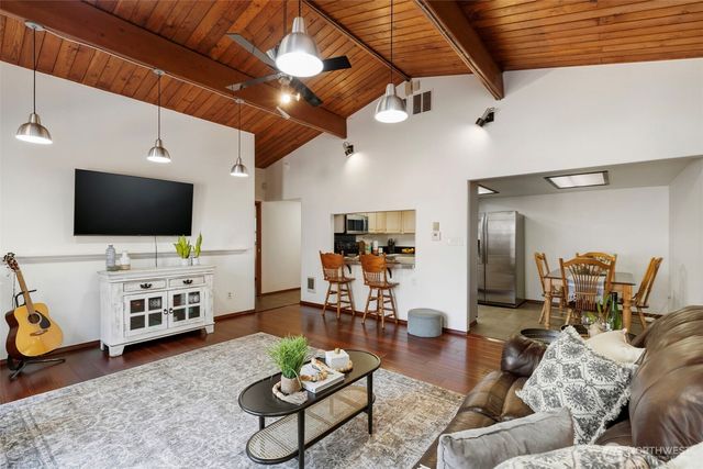 1961 E Mason Lake Drive E, Grapeview, WA 98546