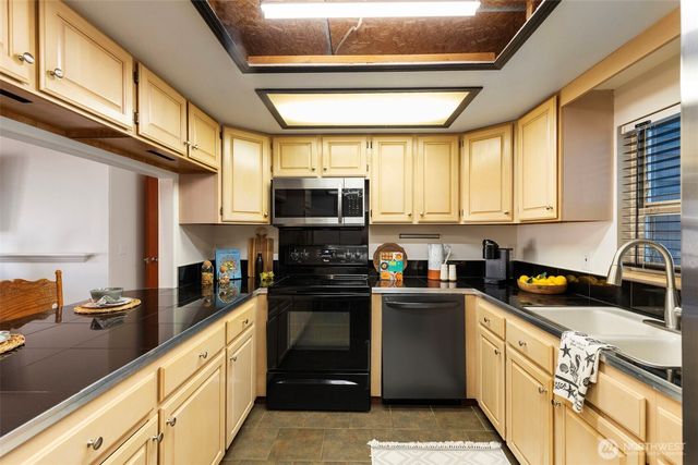 1961 E Mason Lake Drive E, Grapeview, WA 98546