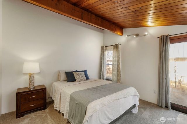 1961 E Mason Lake Drive E, Grapeview, WA 98546