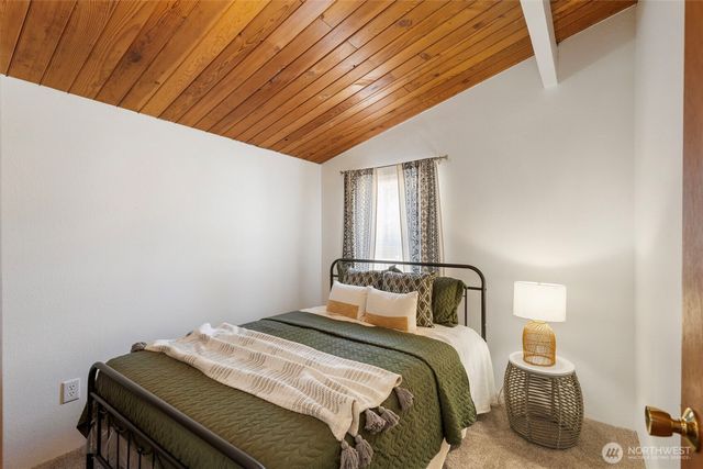 1961 E Mason Lake Drive E, Grapeview, WA 98546