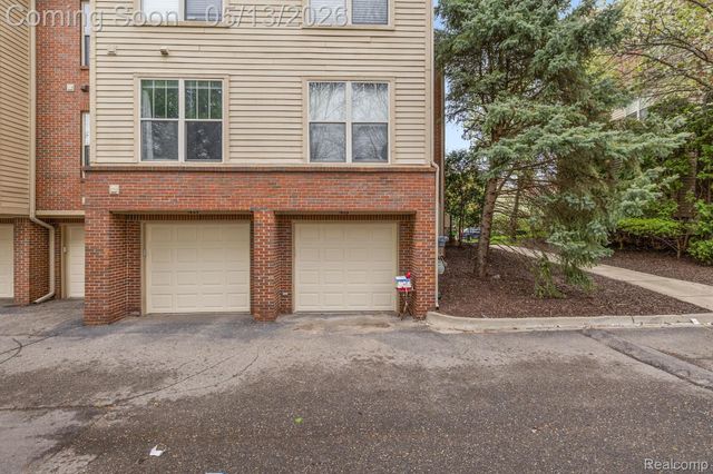 1403 S Main Street, Royal Oak, MI 48067