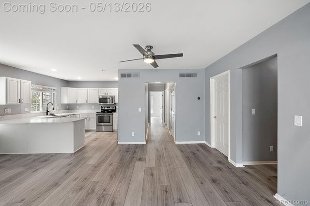1403 S Main Street, Royal Oak, MI 48067