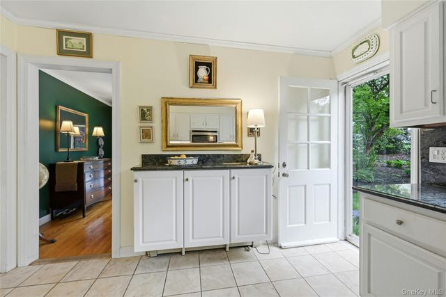 77 Bay Drive E, Huntington, NY 11743
