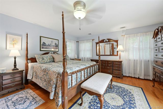 77 Bay Drive E, Huntington, NY 11743
