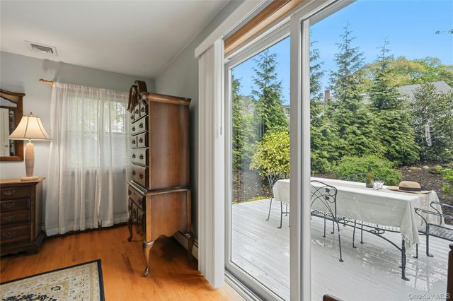 77 Bay Drive E, Huntington, NY 11743