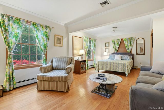77 Bay Drive E, Huntington, NY 11743