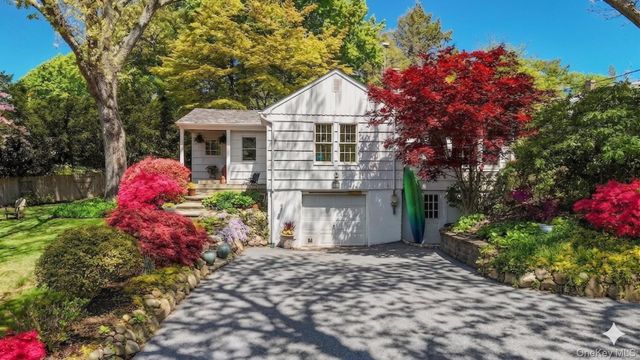 77 Bay Drive E, Huntington, NY 11743