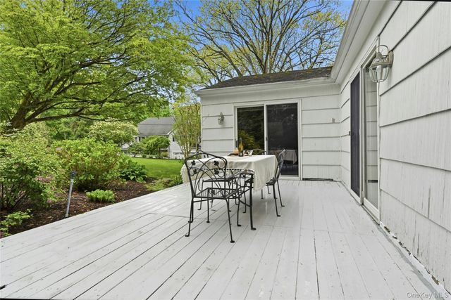 77 Bay Drive E, Huntington, NY 11743