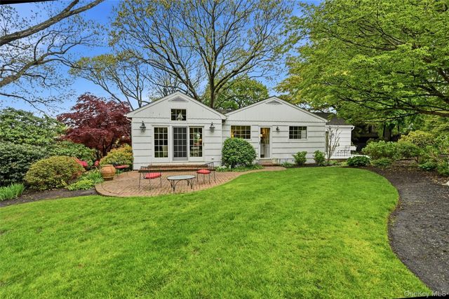 77 Bay Drive E, Huntington, NY 11743