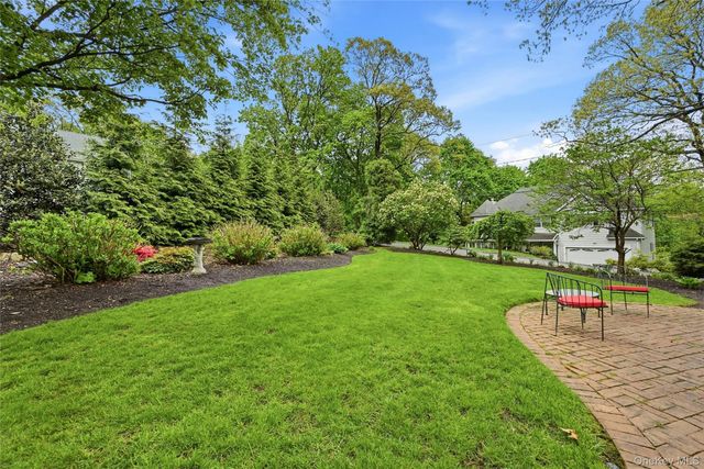 77 Bay Drive E, Huntington, NY 11743
