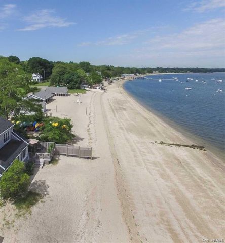 77 Bay Drive E, Huntington, NY 11743
