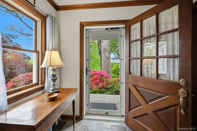 77 Bay Drive E, Huntington, NY 11743
