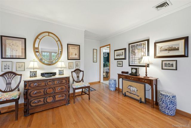 77 Bay Drive E, Huntington, NY 11743