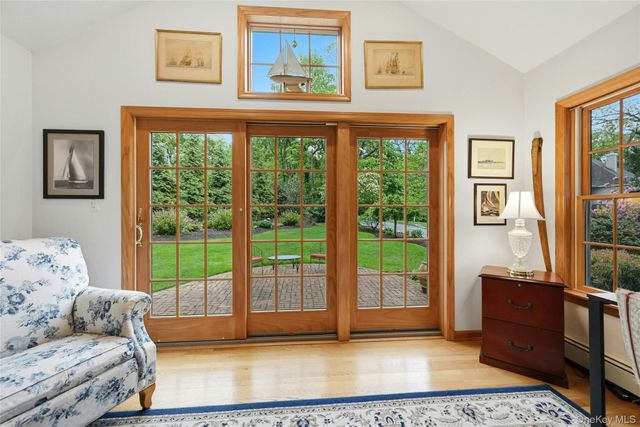 77 Bay Drive E, Huntington, NY 11743