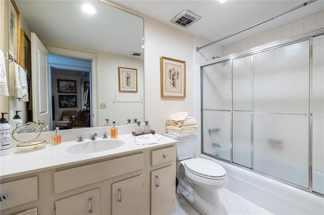 2734 Peachtree NW Road A404, Atlanta, GA 30305