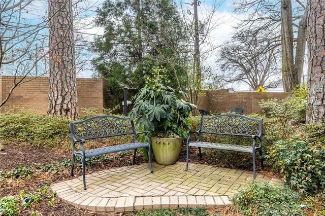 2734 Peachtree NW Road A404, Atlanta, GA 30305