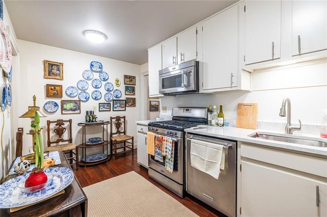 2734 Peachtree NW Road A404, Atlanta, GA 30305