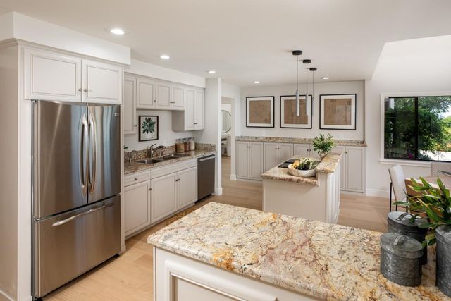 13057 La Cresta Drive, Los Altos Hills, CA 94022