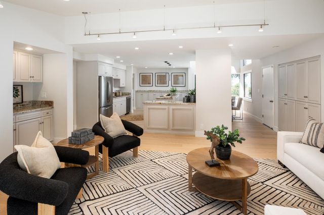 13057 La Cresta Drive, Los Altos Hills, CA 94022