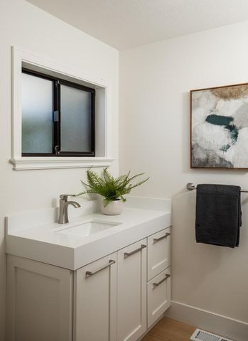13057 La Cresta Drive, Los Altos Hills, CA 94022