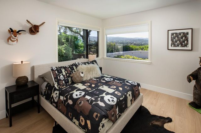 13057 La Cresta Drive, Los Altos Hills, CA 94022