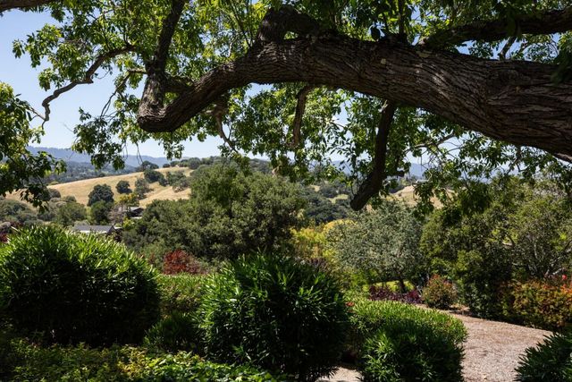 13057 La Cresta Drive, Los Altos Hills, CA 94022