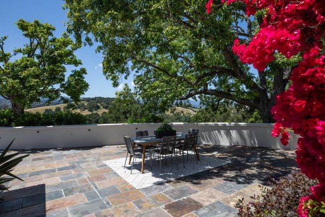 13057 La Cresta Drive, Los Altos Hills, CA 94022