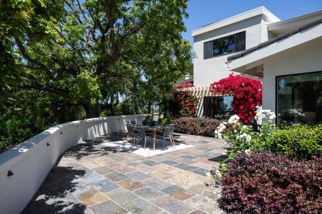 13057 La Cresta Drive, Los Altos Hills, CA 94022