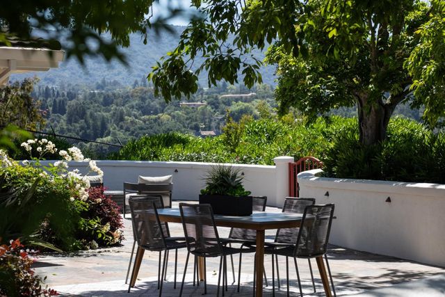 13057 La Cresta Drive, Los Altos Hills, CA 94022