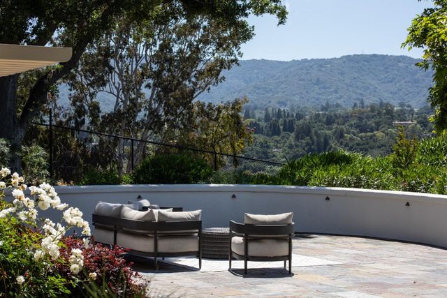 13057 La Cresta Drive, Los Altos Hills, CA 94022